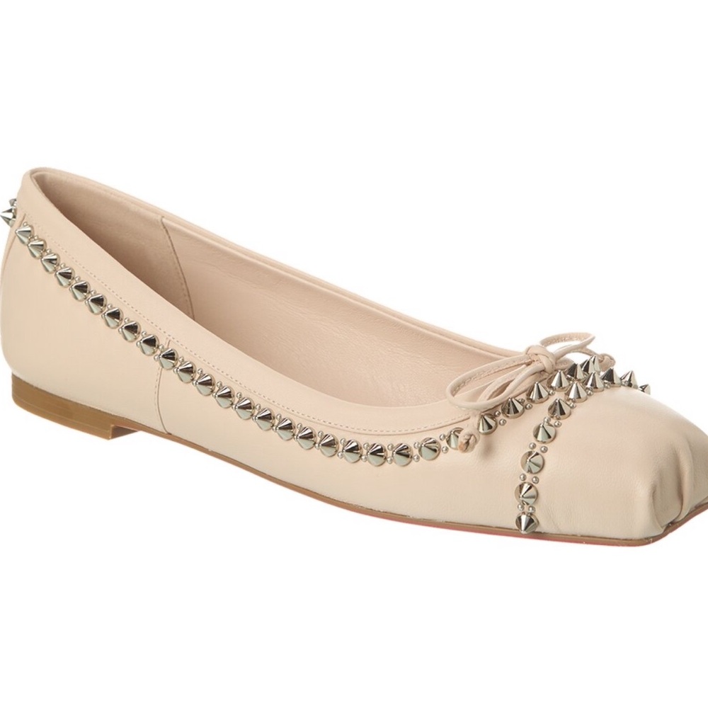 NIB CHRISTIAN LOUBOUTIN SPIKED FLATS❤️❤️